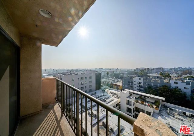 4th image of 727 S Ardmore Ave, Los Angeles, CA 90005