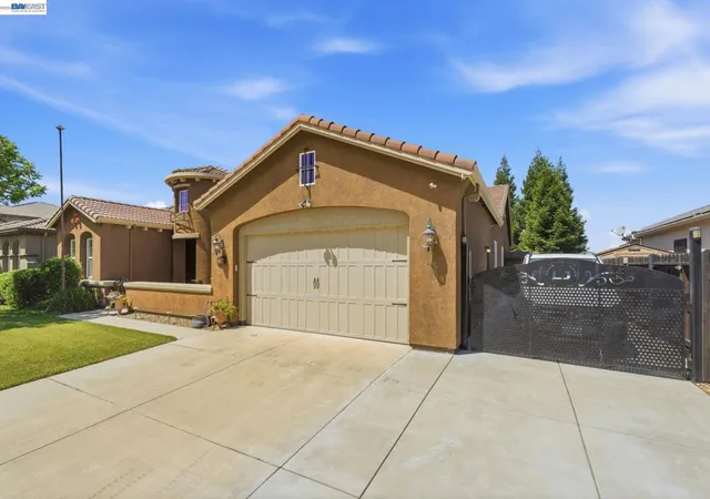 Homes for sale in Manteca, CA | 2359 Happy Valley Ln, Manteca, CA 95336 | MLS# 41135167