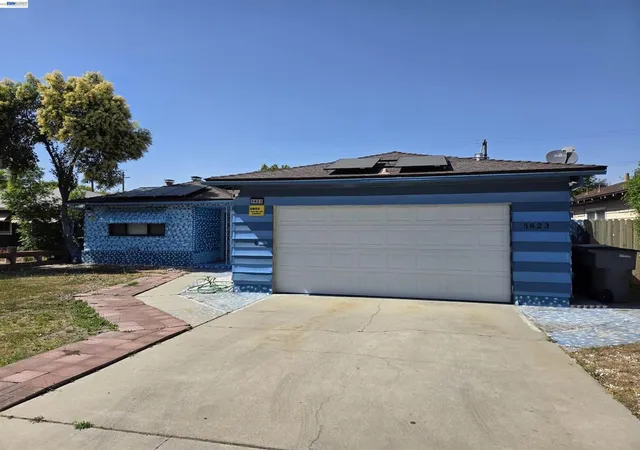 Homes for sale in Fresno, CA | 3823 E Donner Ave, Fresno, CA 93726 | MLS# 41135174