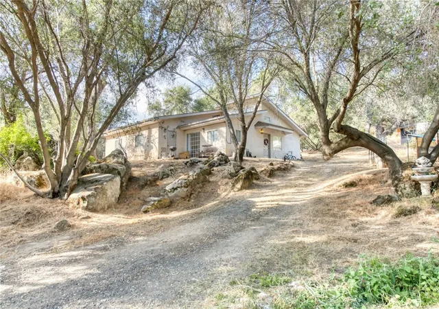Photo 1 of Multi family home for sale at 43867 Trabuco Ct, Coarsegold, CA 93614 | MLS# FR26108006 | Listing updated on 2026-10-06