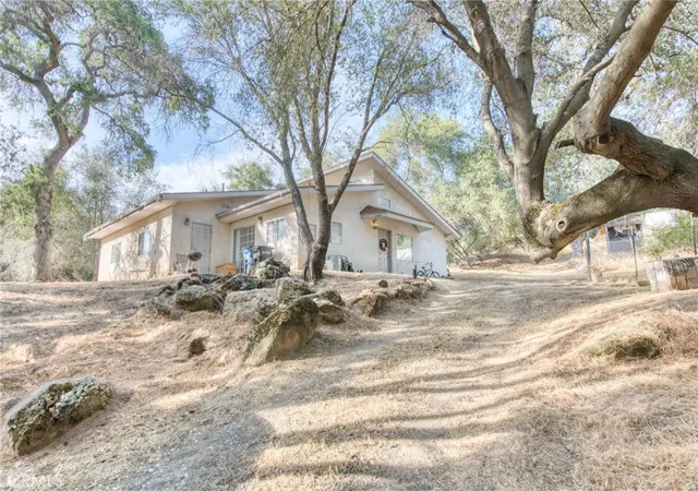 Photo 4 of House for sale at 43867 Trabuco Ct, Coarsegold, CA 93614 | MLS# FR26108006 | Listing updated on 2026-10-06