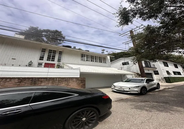 2nd image of 507 W Rustic, Santa Monica, CA 90402 | MLS# PTP2603811