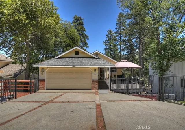 Photo 2 of Single family home for sale at 395 Wylerhorn, Crestline, CA 92325 | MLS# IG26107636 | Listing updated on 2026-09-26