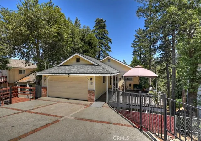 Photo 3 of Single family home for sale at 395 Wylerhorn, Crestline, CA 92325 | MLS# IG26107636 | Listing updated on 2026-09-26