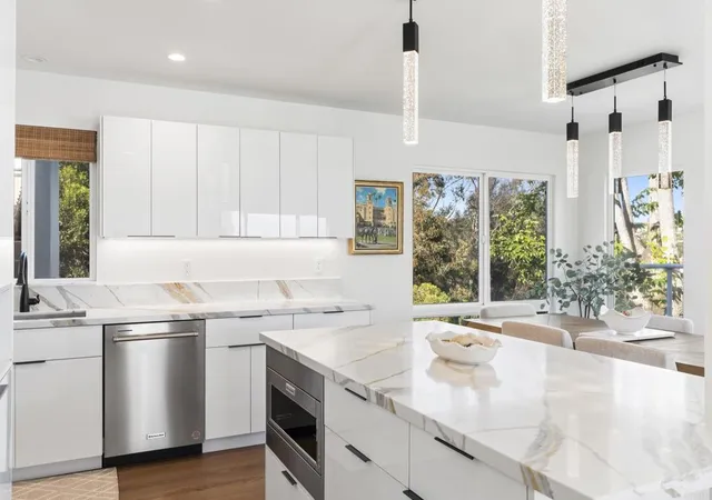 2nd image of 371 Longden Ln, Solana Beach, CA 92075 | MLS# NDP2604791