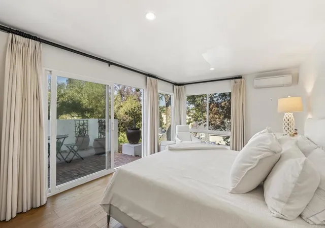 3rd image of 371 Longden Ln, Solana Beach, CA 92075 | MLS# NDP2604791