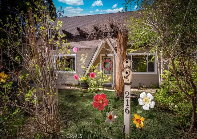 Homes for sale in Lake Arrowhead, CA | 316 Corona (Aka 216 Crest Cir) Cir, Lake Arrowhead, CA 92352 | MLS# IG26108046