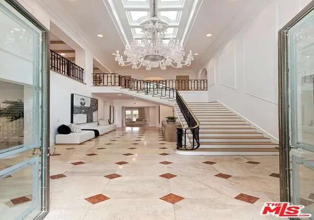 Photo 2 of Mansion for sale at 812 N Bedford Dr, Beverly Hills, CA 90210 | MLS# 26834029 | Listing updated on 2026-06-12