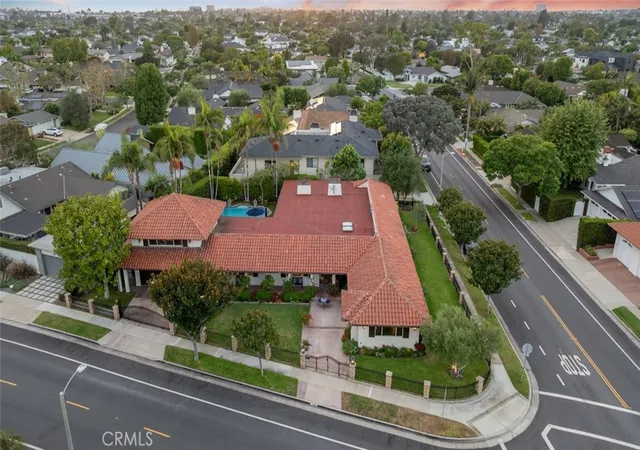 2nd image of 1511 Santiago Dr, Newport Beach, CA 92660 | MLS# NP26108030
