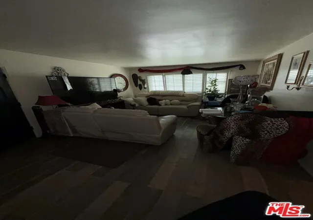 Homes for sale in Los Angeles, CA | 4034 Abourne Road, Los Angeles, CA 90008 | Houzeo