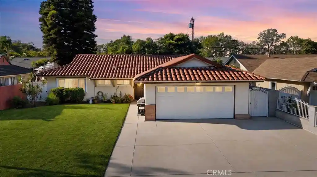 Photo 1 of Sale Pending at 2813 W Brook, Santa Ana, CA 92704 | MLS# PW26105269 | Listing updated on 2026-10-28
