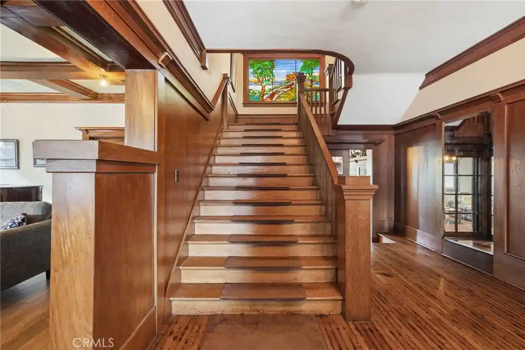 Photo 1 of Mansion for sale at 1415 S Manhattan Pl, Los Angeles, CA 90019 | MLS# BB26105635 | Listing updated on 2026-10-20