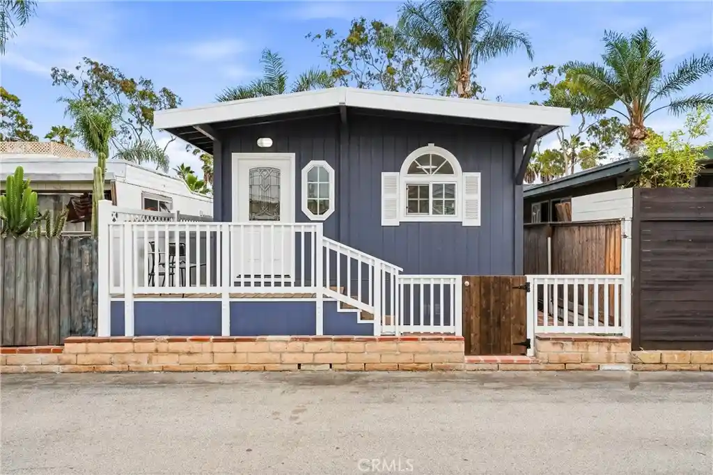 Photo 1 of Manufactured home for sale at 14 Cottonwood Ln, Seal Beach, CA 90740 | MLS# OC26108027 | Listing updated on 2026-10-20