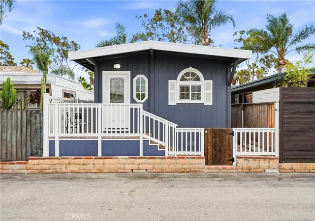 1st image of 14 Cottonwood Ln, Seal Beach, CA 90740 | MLS# OC26108027