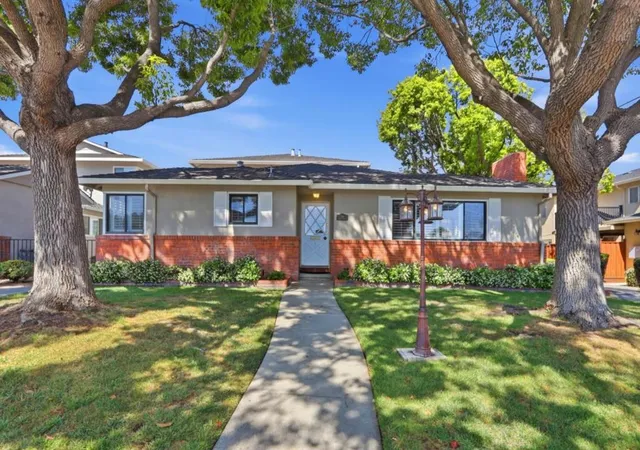 2nd image of 94 Roxbury St, Santa Clara, CA 95050 | MLS# ML82047746