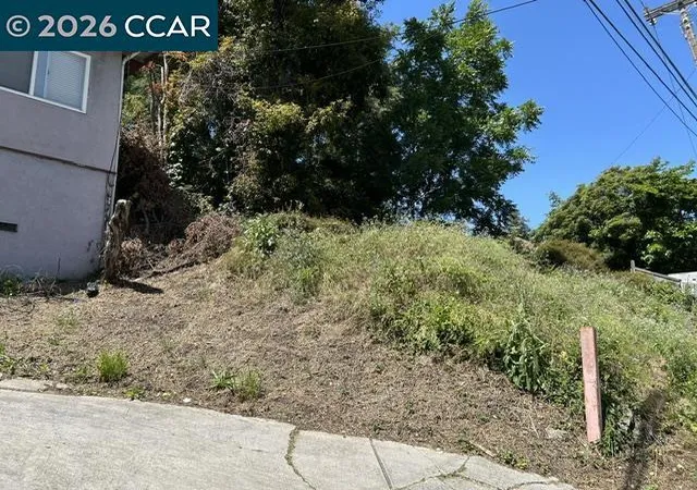 2nd image of 5229 Macarthur Blvd, Oakland, CA 94619 | MLS# 41135214