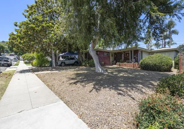 Homes for sale in San Diego, CA | 3752 Poe St, San Diego, CA 92107 | MLS# NDP2604803