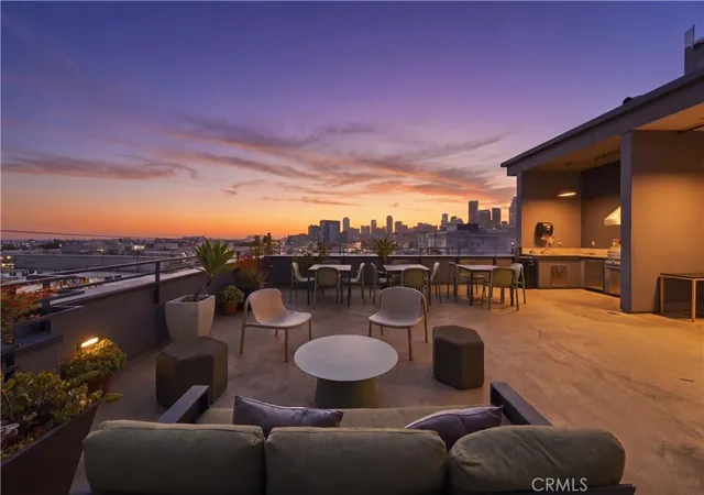 2nd image of 825 E 4Th St, Los Angeles, CA 90013