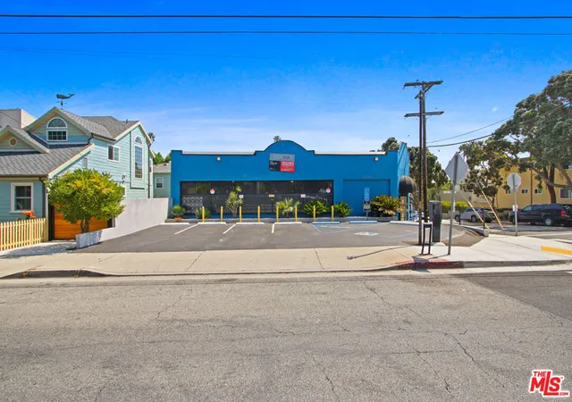 Photo 2 of Single family home for sale at 2331 4th Street, Santa Monica, CA 90405 | MLS# 26835943 | Listing updated on 2026-05-26