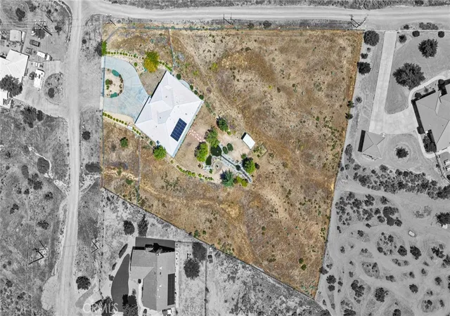 4th image of 5295 Snow Line Dr, Phelan, CA 92371 | MLS# PW26108507