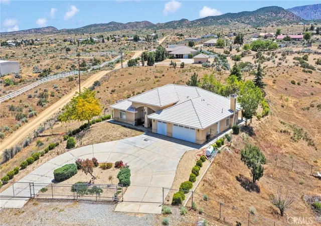 5th image of 5295 Snow Line Dr, Phelan, CA 92371 | MLS# PW26108507