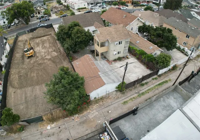 Photo 3 of Single family home for sale at 1229 W 37th Drive, Los Angeles, CA 90007 | MLS# WS26106991 | Listing updated on 2026-05-21