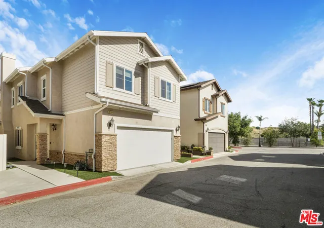 Homes for sale in Newhall, CA | 22755 Walnut Park Ln, Newhall, CA 91321 | MLS# 26835529