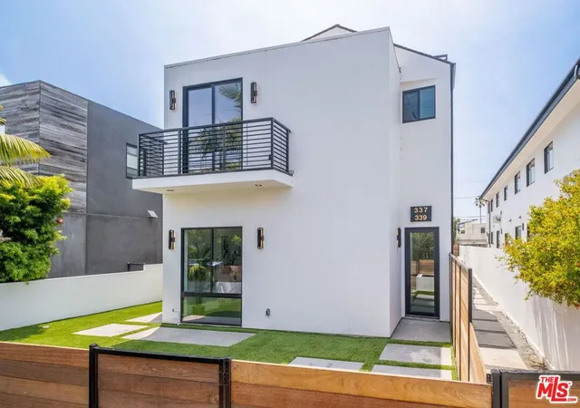 Photo 2 of Mansion for sale at 337 6th Avenue, Venice, CA 90291 | MLS# 26835879 | Listing updated on 2026-09-01