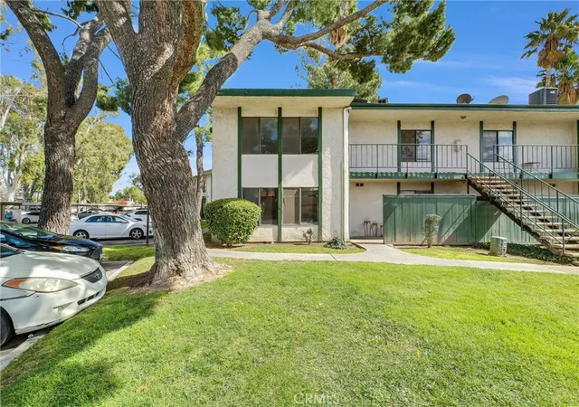 3rd image of 1735 E Washington St #B28, Colton, CA 92324 | MLS# SB26108608