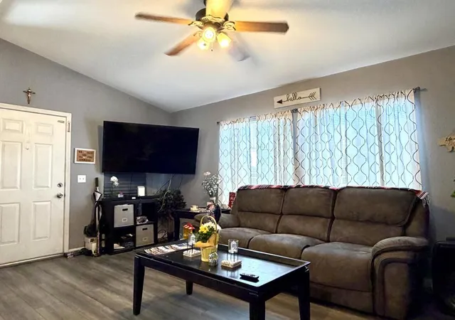 Photo 3 of Manufactured home for sale at 555 Umbarger Rd #43, San Jose, CA 95111 | MLS# ML82046487 | Listing updated on 2026-09-28
