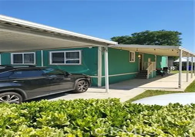 2nd image of 10701 Cedar Ave #46, Bloomington, CA 92316 | MLS# IV26108652