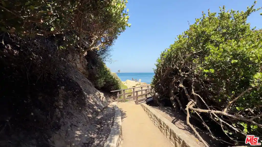 Photo 1 of Single family home for sale at 6565 Dume Dr, Malibu, CA 90265 | MLS# 26836017 | Listing updated on 2026-10-10