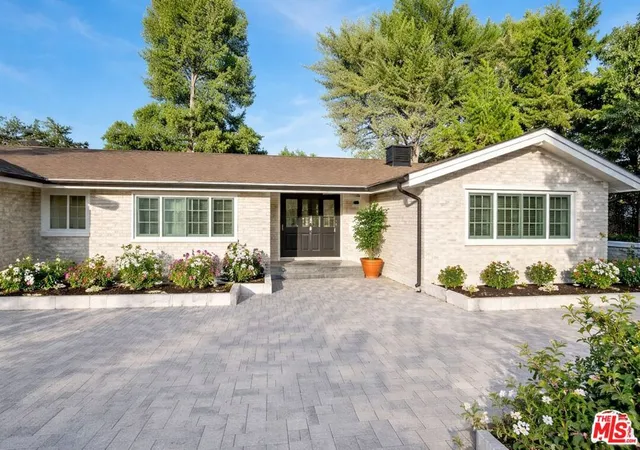 3rd image of 4732 Del Moreno Dr, Woodland Hills, CA 91364 | MLS# 26835339