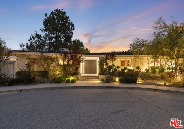 2nd image of 8410 Edwin Dr, Los Angeles, CA 90046 | MLS# 26835785