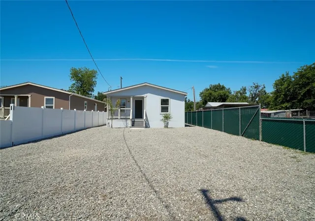 Photo 1 of Manufactured home for sale at 647 5th Street, Willows, CA 95988 | MLS# SN26108694 | Listing updated on 2026-09-21