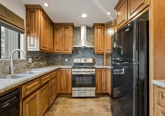 3rd image of 801 Nash Rd, Hollister, CA 95023