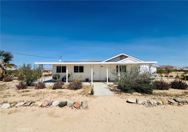Homes for sale in 29 Palms, CA | 290 Bluegrass Rd, 29 Palms, CA 92277 | MLS# OC26108714