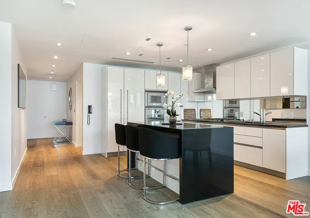 3rd image of 9000 W 3Rd St #204, Los Angeles, CA 90048 | MLS# 26835447
