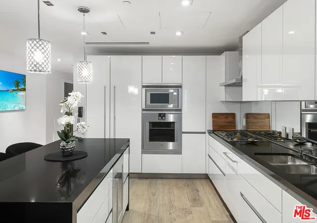 4th image of 9000 W 3Rd St #204, Los Angeles, CA 90048 | MLS# 26835447