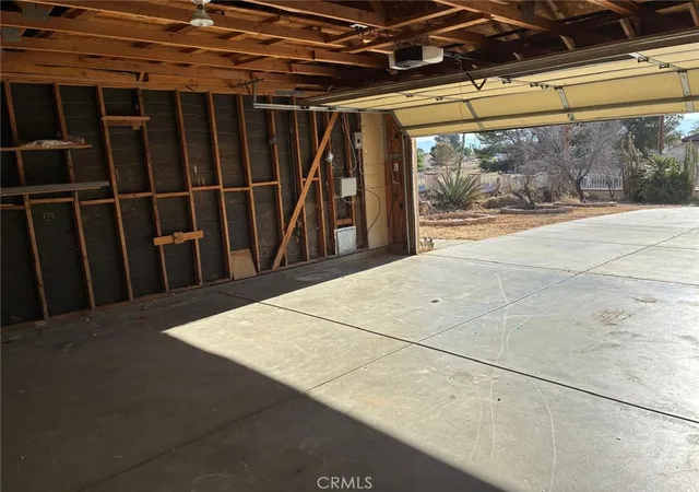 Homes for sale in Hesperia, CA | 11906 Apatite Ave, Hesperia, CA 92345 | MLS# IV26108717