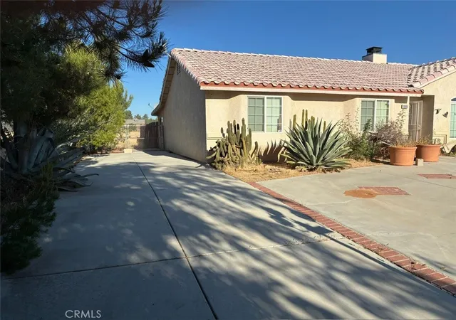Homes for sale in Hesperia, CA | 11906 Apatite Ave, Hesperia, CA 92345 | MLS# IV26108717