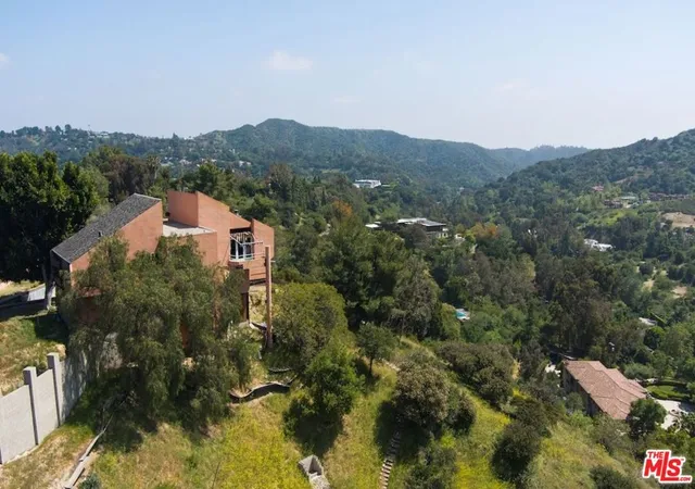5th image of 3025 Benedict Canyon Dr, Beverly Hills, CA 90210 | MLS# 26835629
