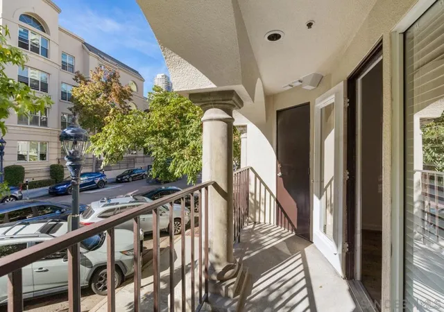 2nd image of 655 Columbia St, San Diego, CA 92101