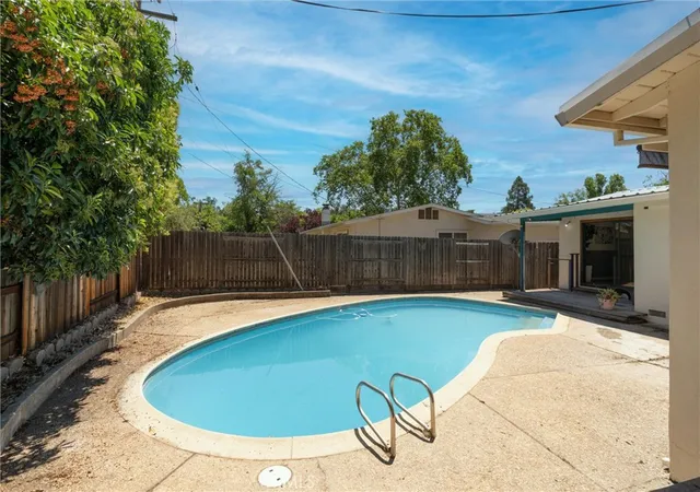 3rd image of 480 Redwood Wy, Chico, CA 95926 | MLS# SN26108346