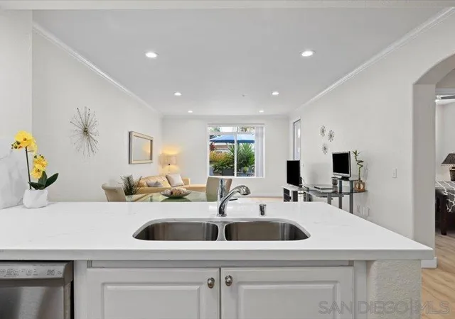 4th image of 9237 Regents Rd #K101, La Jolla, CA 92037 | MLS# 260012096SD