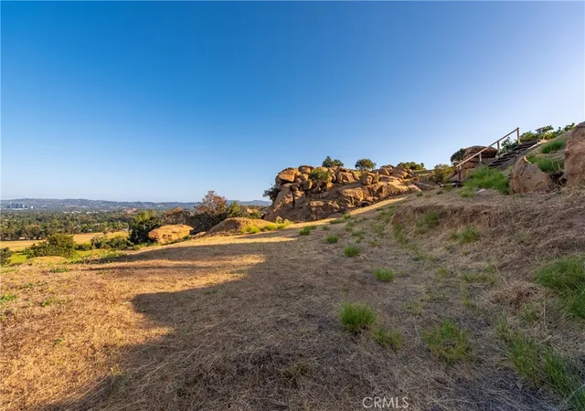 3rd image of 8740 Azul Dr, West Hills, CA 91304 | MLS# SR26107861