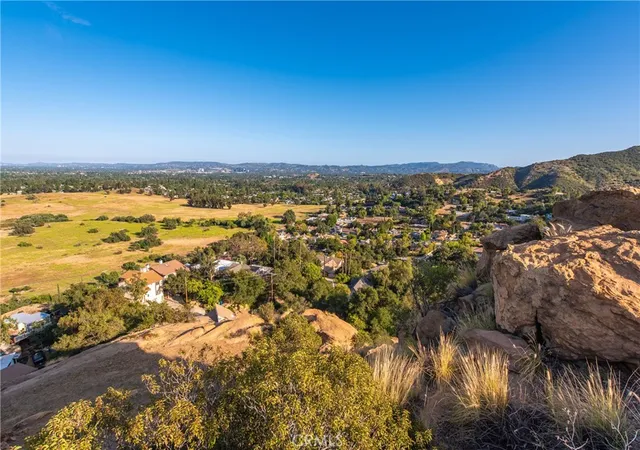 4th image of 8740 Azul Dr, West Hills, CA 91304 | MLS# SR26107861