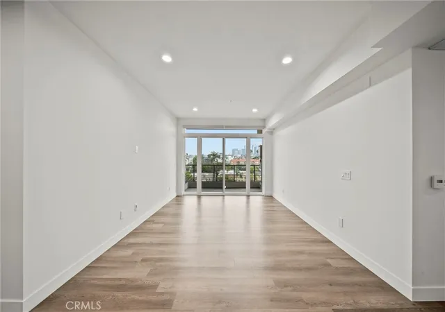 4th image of 900 S Kenmore Ave #504, Los Angeles, CA 90006 | MLS# SR26104375