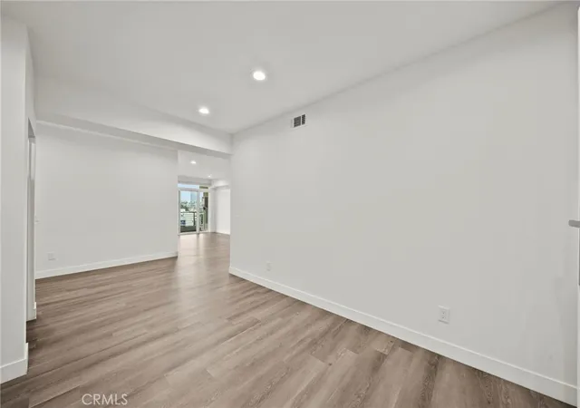 5th image of 900 S Kenmore Ave #504, Los Angeles, CA 90006 | MLS# SR26104375