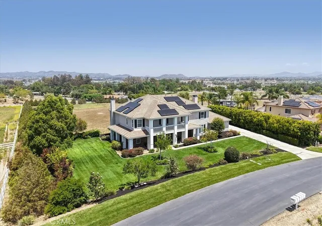 Photo 3 of Sale Pending at 26252 Sage Grass Ct, Murrieta, CA 92562 | MLS# SW26108956 | Listing updated on 2026-09-23